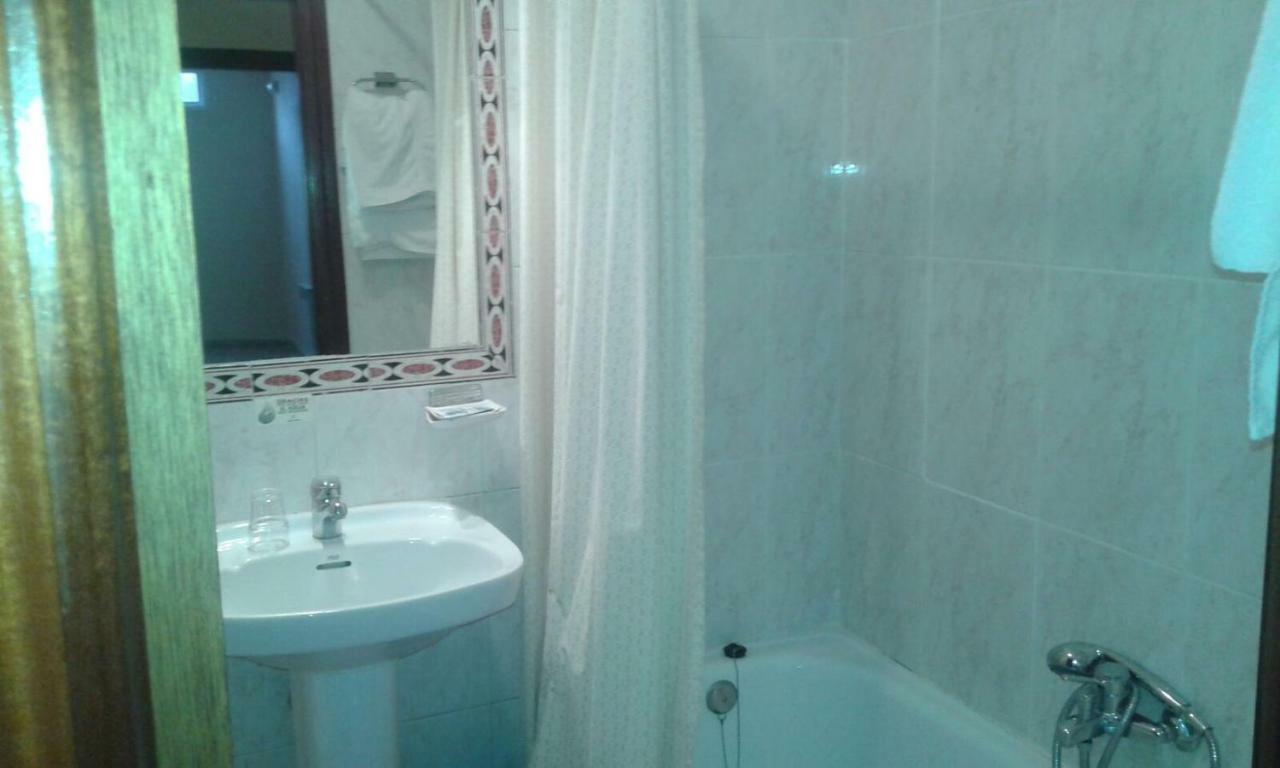 Hostal Avila โอคานญา ภายนอก รูปภาพ