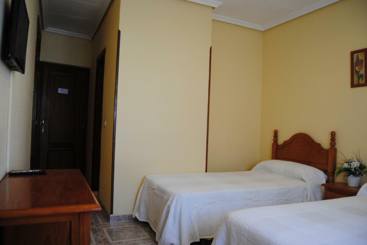 Hostal Avila โอคานญา ภายนอก รูปภาพ