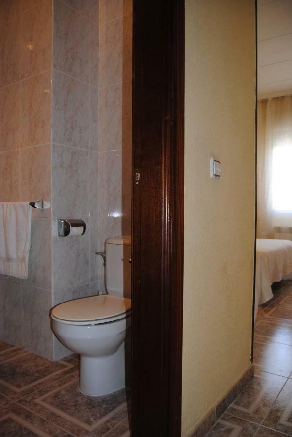 Hostal Avila โอคานญา ภายนอก รูปภาพ