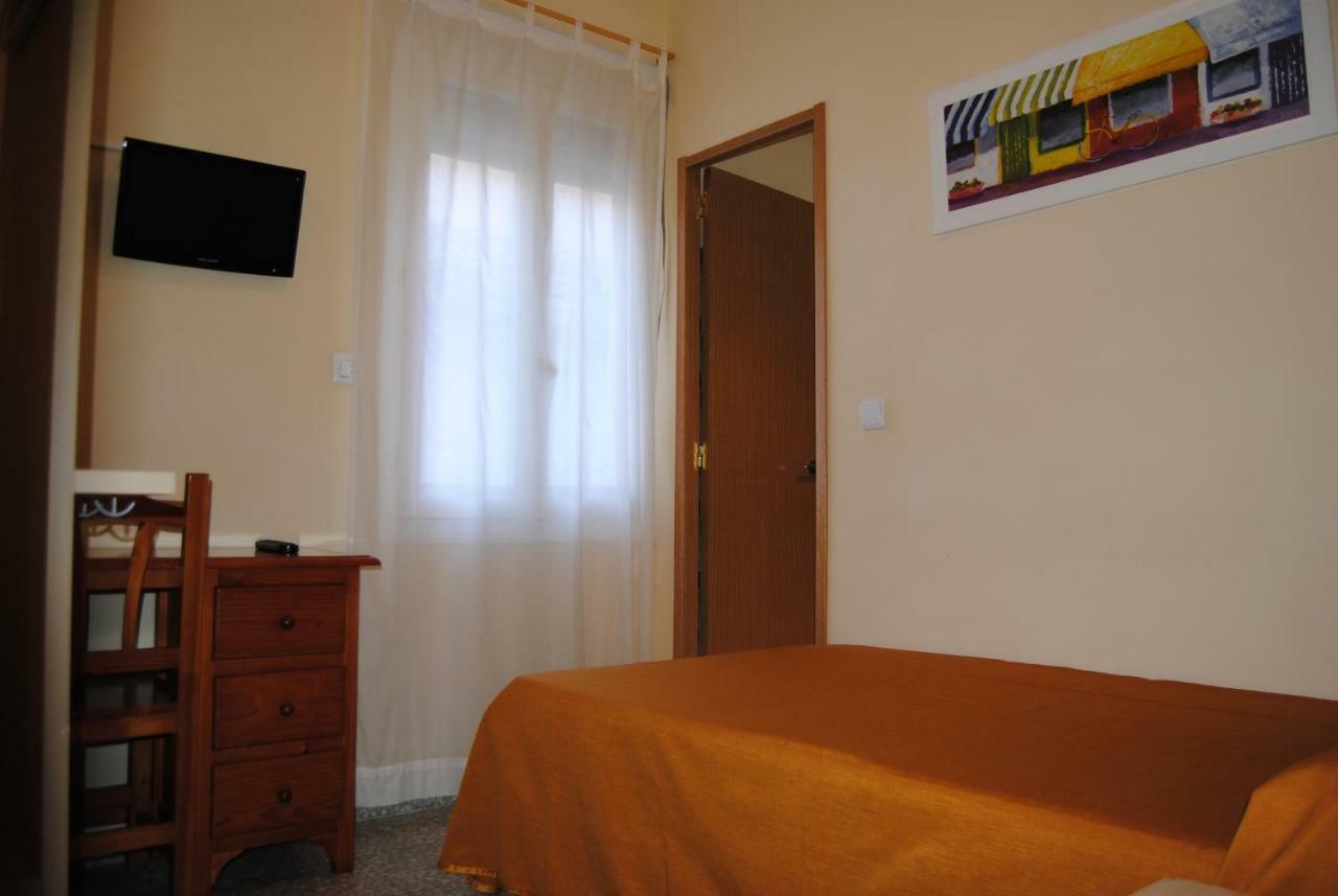 Hostal Avila โอคานญา ภายนอก รูปภาพ