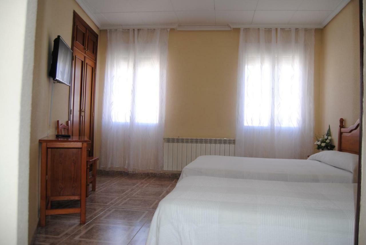 Hostal Avila โอคานญา ภายนอก รูปภาพ