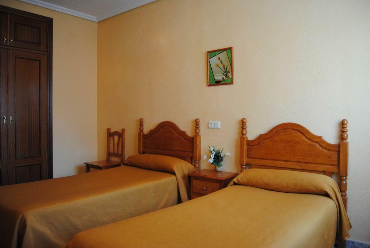Hostal Avila โอคานญา ภายนอก รูปภาพ