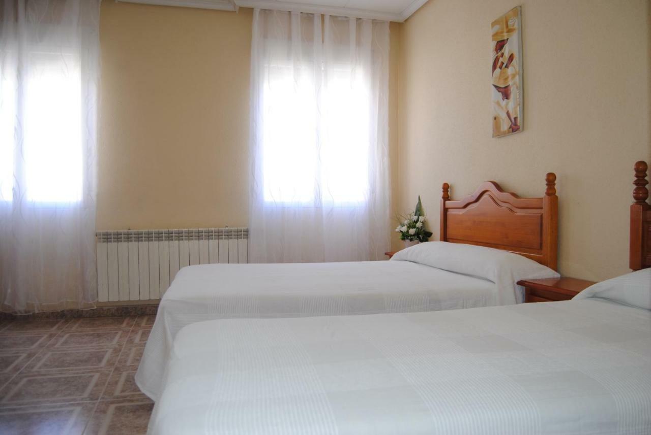 Hostal Avila โอคานญา ภายนอก รูปภาพ