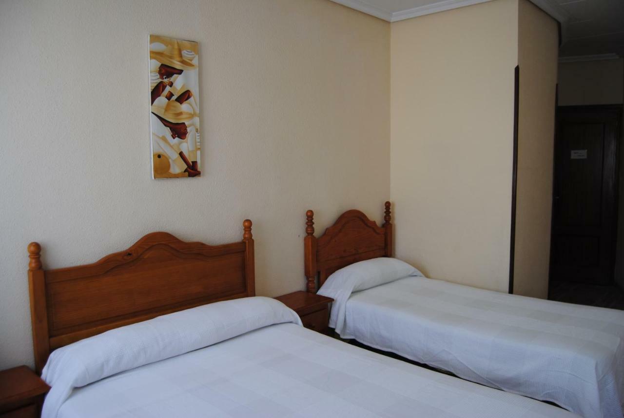 Hostal Avila โอคานญา ภายนอก รูปภาพ