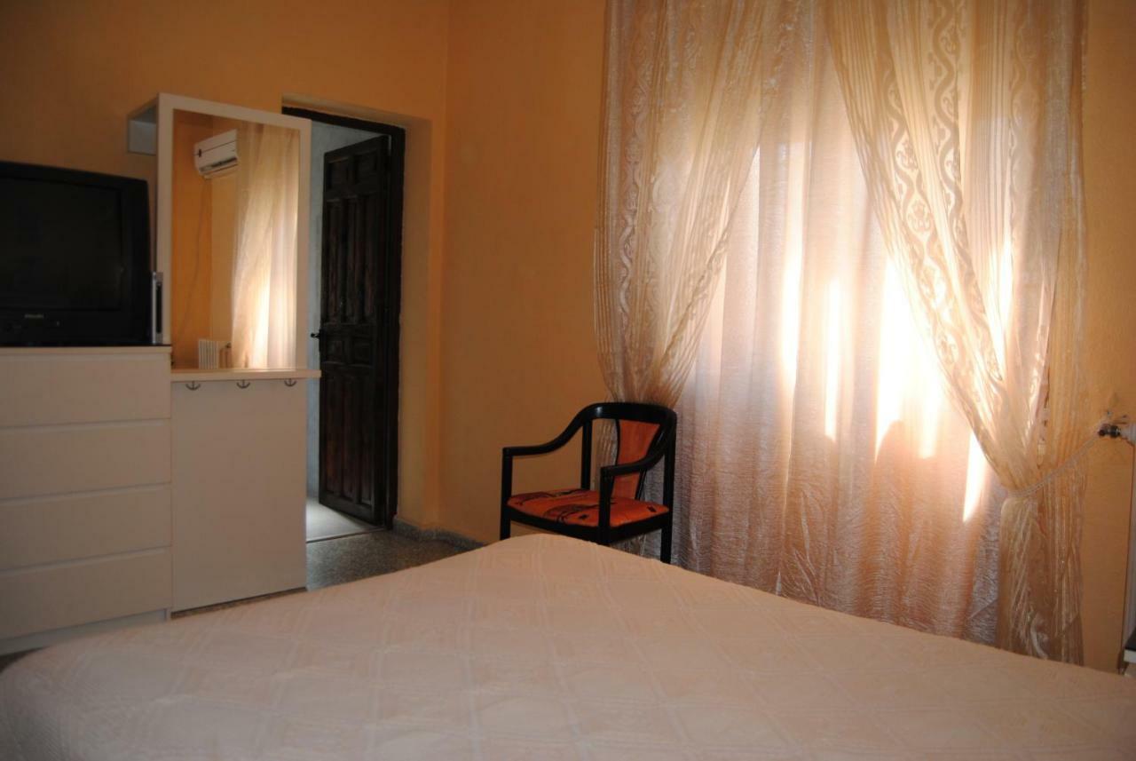 Hostal Avila โอคานญา ภายนอก รูปภาพ