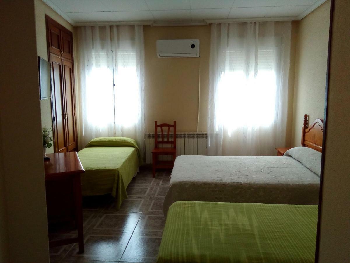 Hostal Avila โอคานญา ภายนอก รูปภาพ